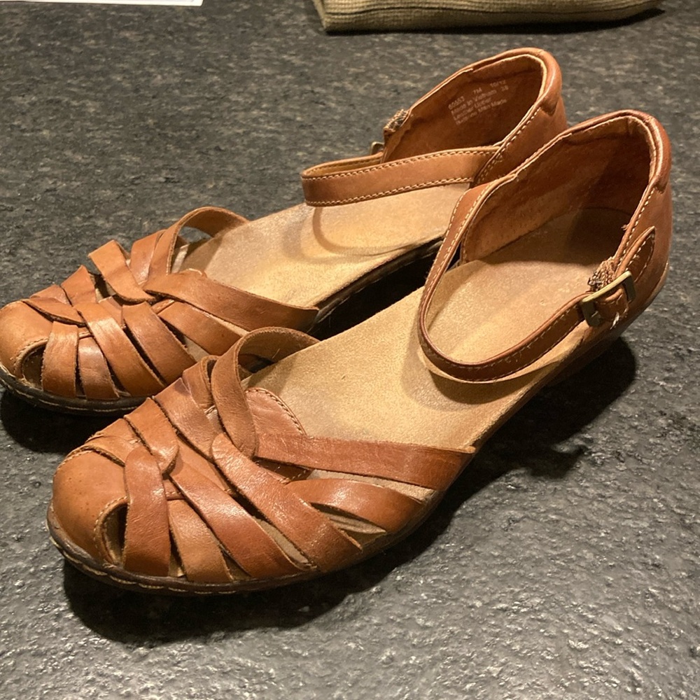 CLARKS Wedge Sandal Size 7